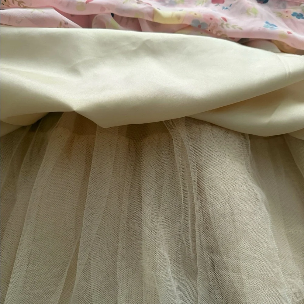 Disneys Snow White Princess Dress - Picture 7 of 8